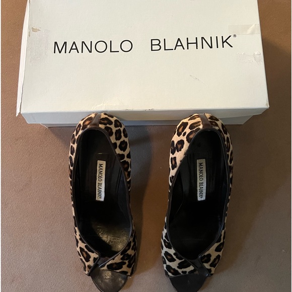 Manolo Blahnik Pony Hair Leopard D'Orsay Peep Toe Pumps-37/US 7- Comes with Box - Picture 8 of 12